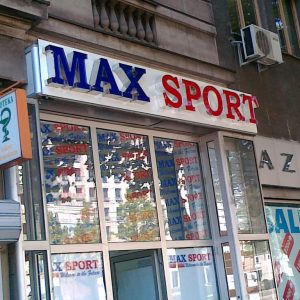 3d plasticna slova brendiranje firmi, izrada natpisa za firme, brendiranje izloga