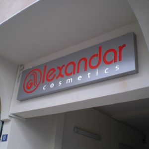 izrada-svetlecih-reklama-aleksandar-cosmetics-ns-reklamdzija