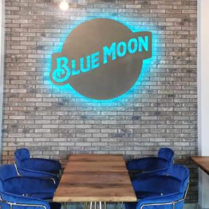 BLUE-MOON-INTERIOR(2) blue moon, svetleci displej