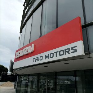 Isuzu - 3D slova (2)