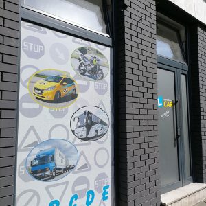 brendiranje-izloga,-Auto-skola-Car-Novi-Sad brendiranje-izloga,-Auto-skola-Car-Novi-Sad